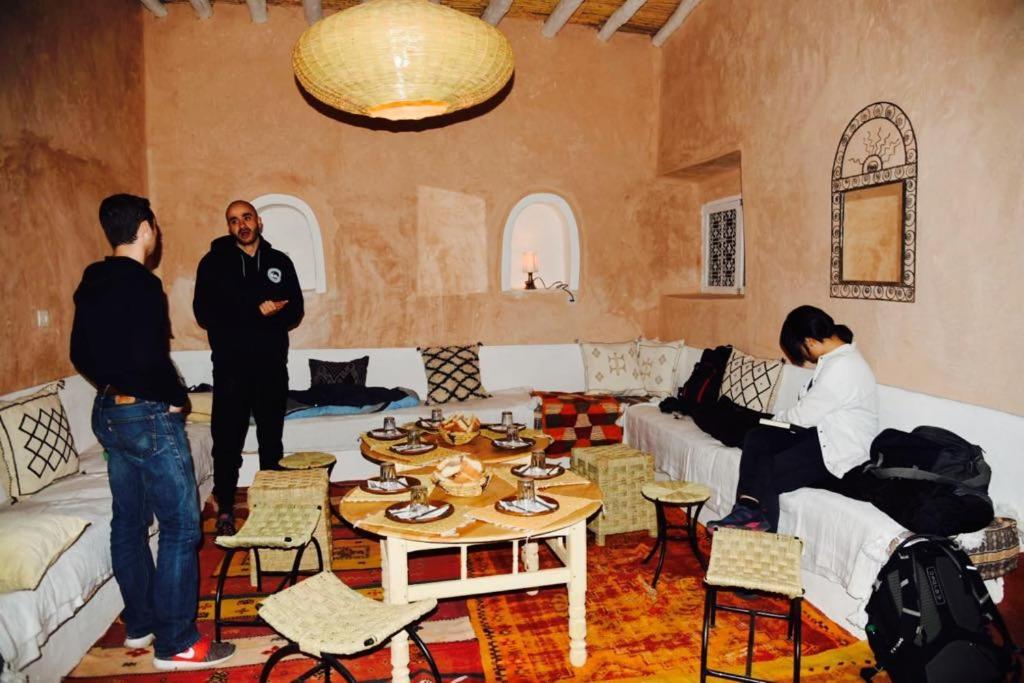 Tigmi Hamid Decouverte Des Traditions Et De La Culture Berbere Ait Benhaddou Exteriör bild